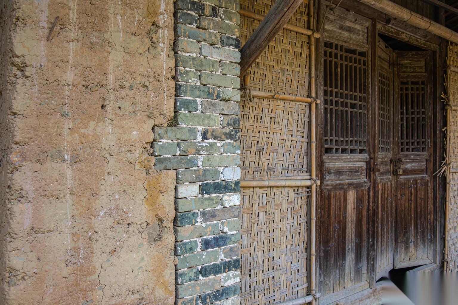 乡村改造中的乡土材料细部
